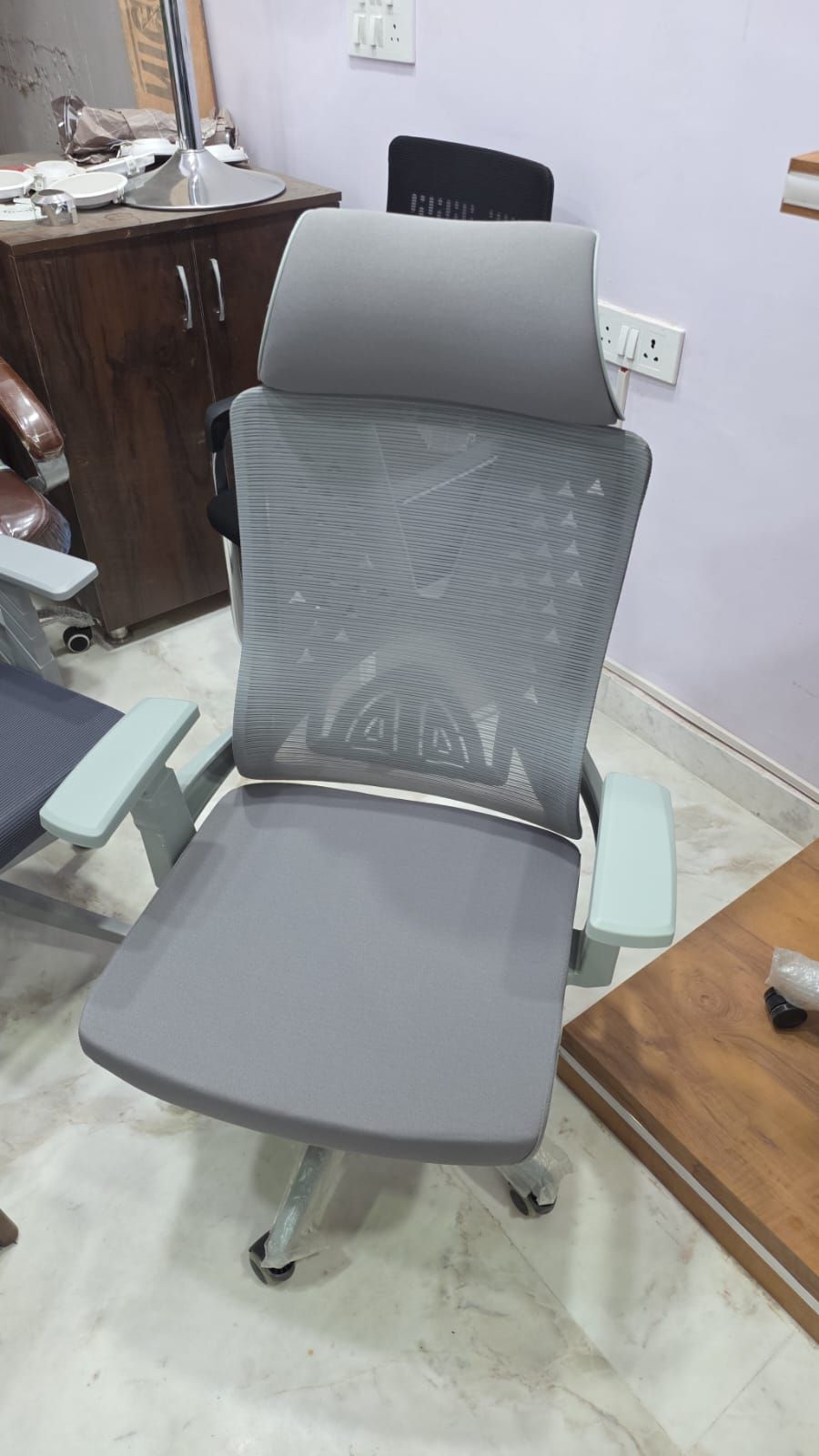 Mesh office chair