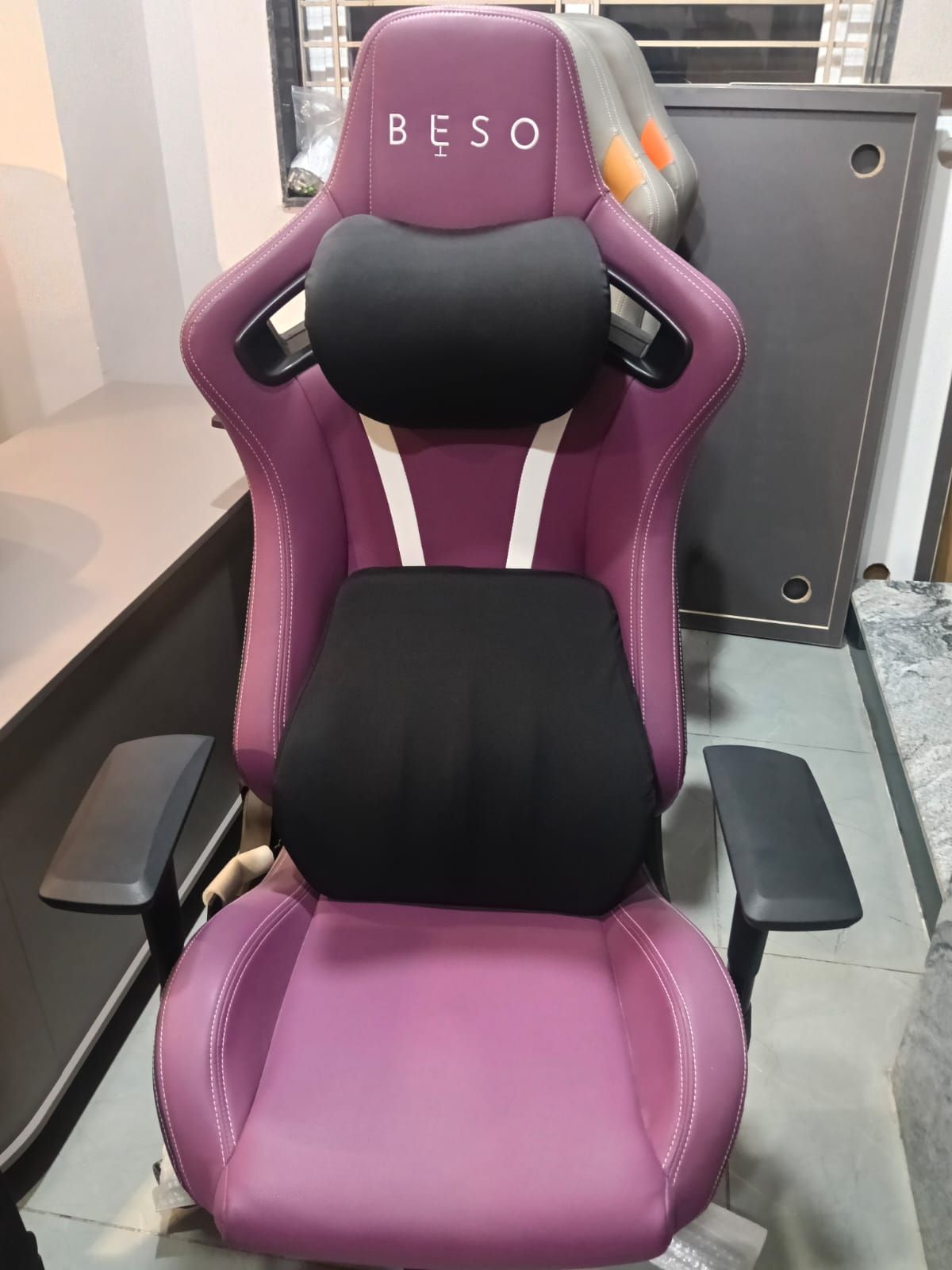 Gaming chair — pink & black