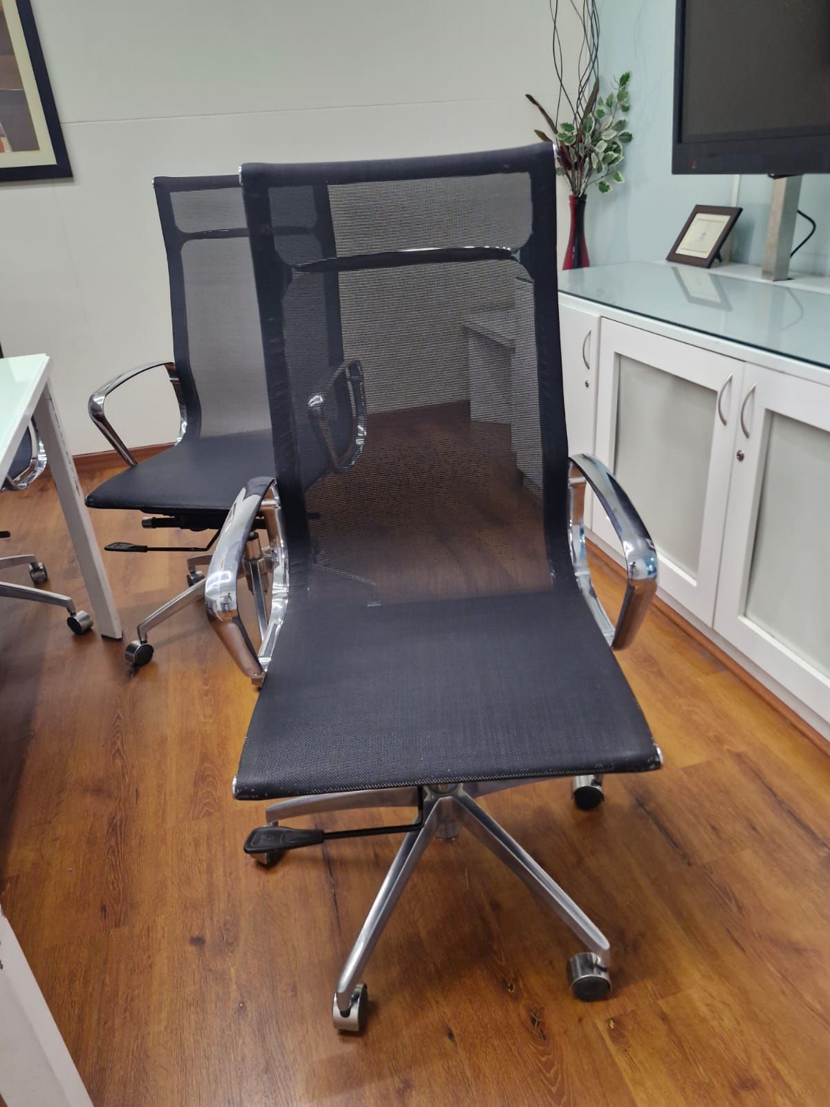 Mesh office chair