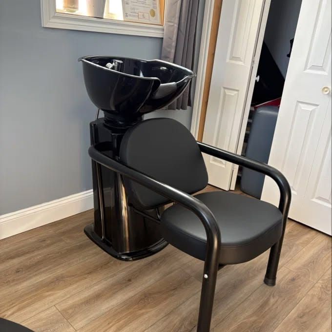 Salon shampoo station